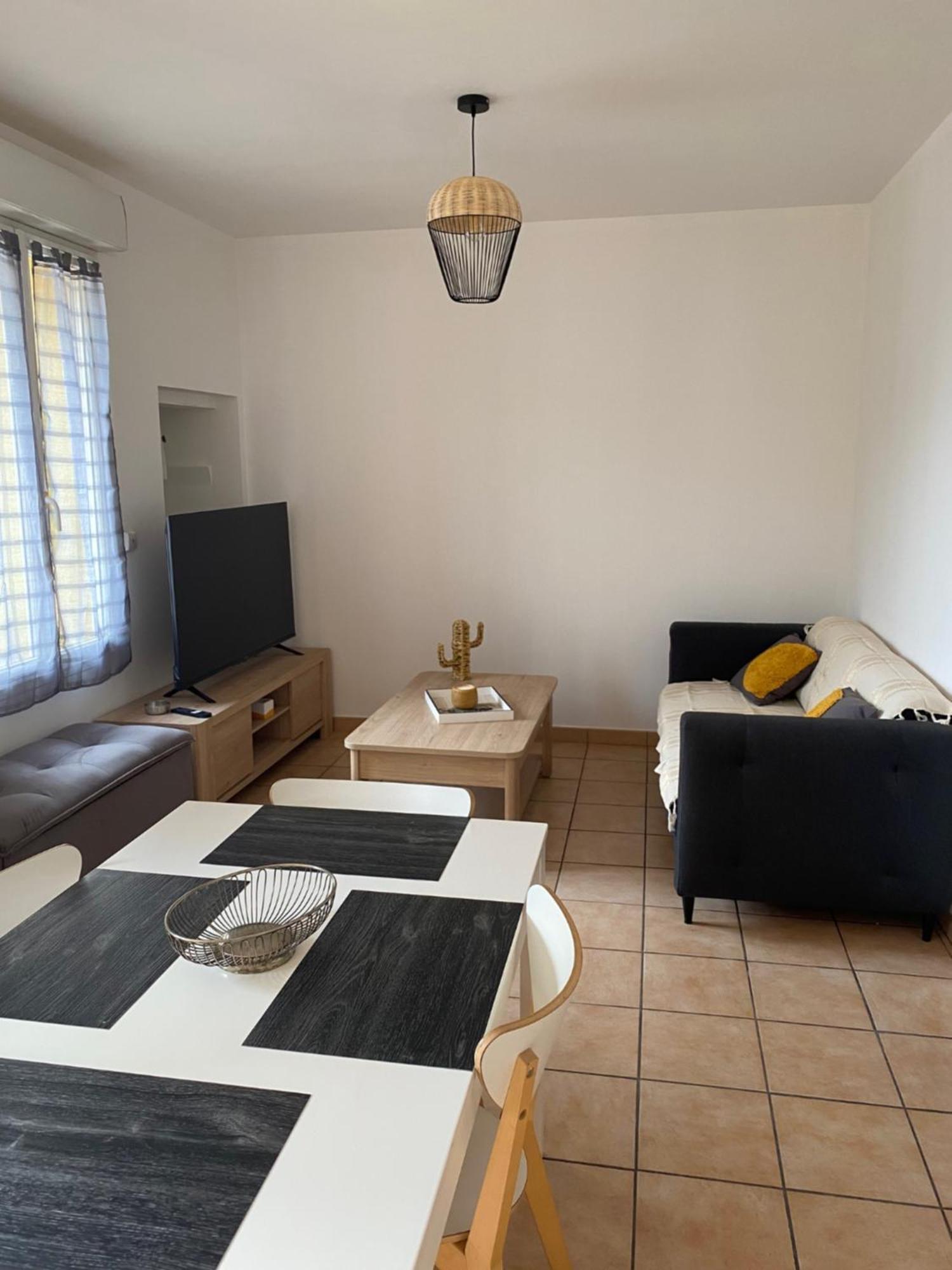 Tres Bel Appartement ! Saleilles Екстер'єр фото