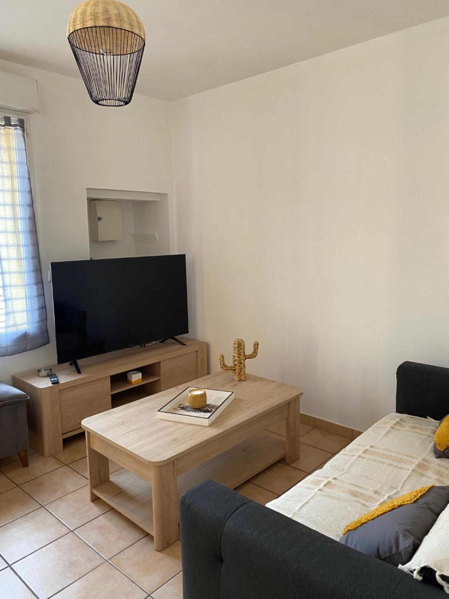 Tres Bel Appartement ! Saleilles Екстер'єр фото